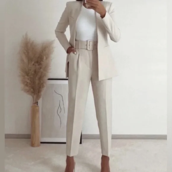 Blogger's Favorite 🤩 Zara Business Pants with Fabric Covered Belt - Picture 3 of 6